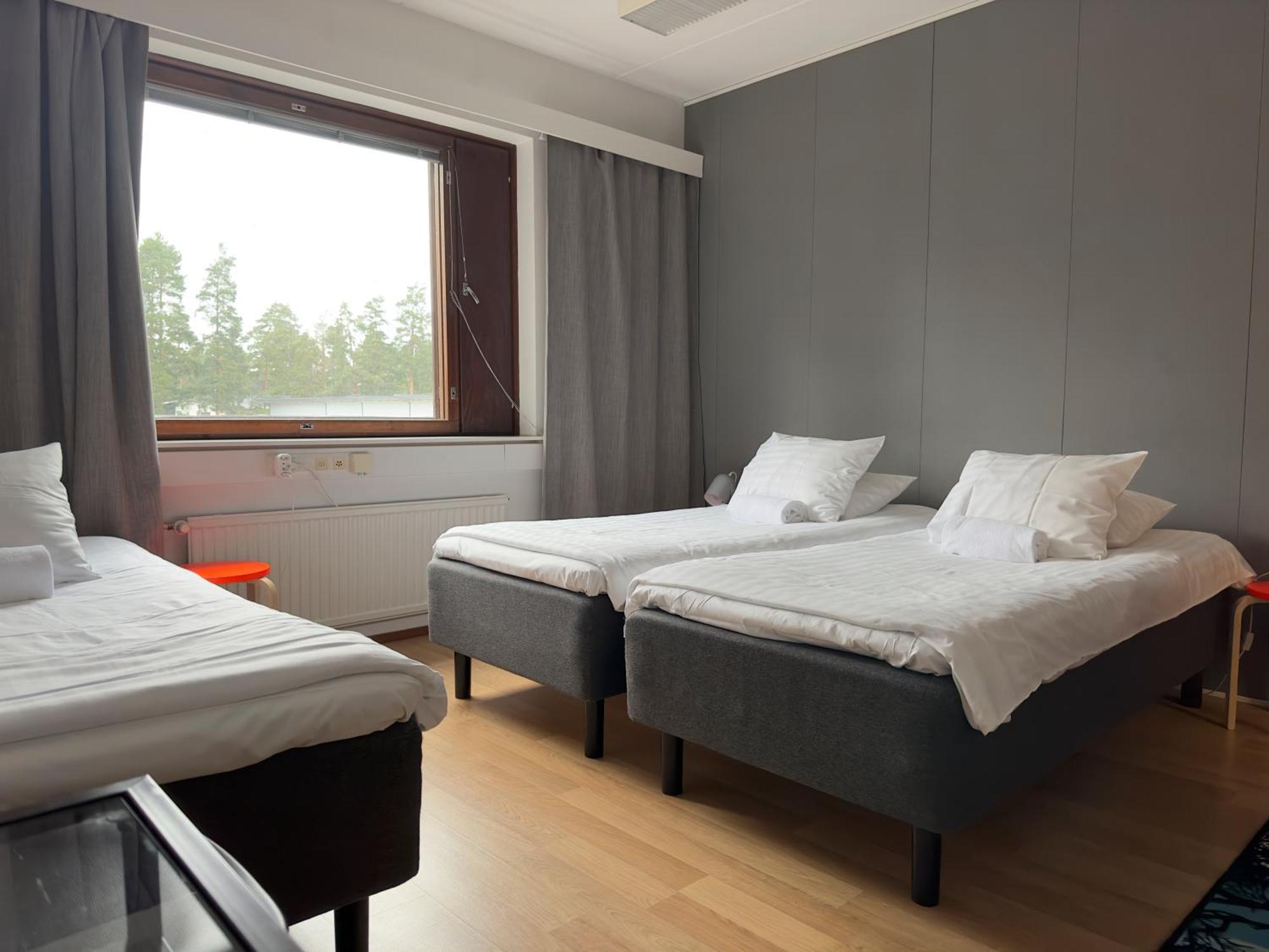 The Airport - 20rooms Hotelli 2*